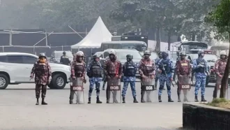 মিরপুর সড়ক ব্যবহার করে মানিক মিয়া অ্যাভিনিউয়ে না যাওয়ার অনুরোধ