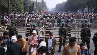 মানিক মিয়া অ্যাভিনিউয়ের আশপাশে যান চলাচল সীমিত