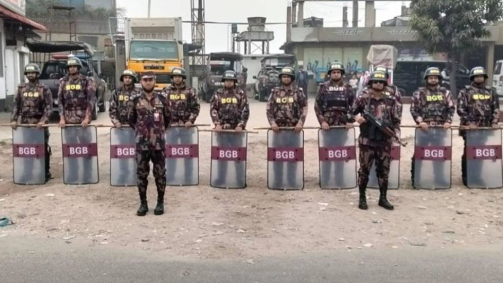 তারেক রহমানের নিরাপত্তায় জিয়া উদ্যান ওস্মৃতিসৌধের আশপাশে বিজিবি মোতায়েন