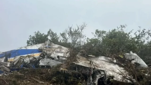 কলম্বিয়ায় ভয়াবহ বিমান দুর্ঘটনায় আইনপ্রণেতাসহ ১৫ আরোহীর মৃত্যু