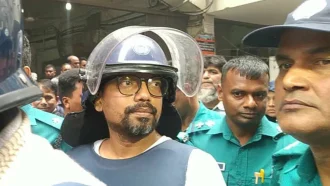 ‘ইন্টারনেট বন্ধ করিনি বন্ধ হয়ে গেছে’- নিজের বক্তব্য কাঠগড়ায় দাঁড়িয়ে শুনলেন পলক