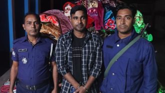 ভারতীয় পণ্যসহ দুজন গ্রেফতার