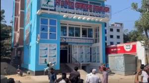 মা ও শিশু হাসপাতালে নবজাতকের মৃ*ত্যু, ভা*ঙ*চু*র