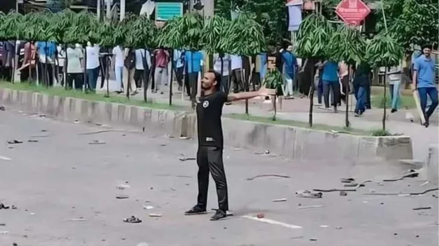 আবু সাঈদ গুলিতে মারা যাননি, গেঞ্জিতে ছিদ্র ছিল না: আসামিপক্ষের আইনজীবী