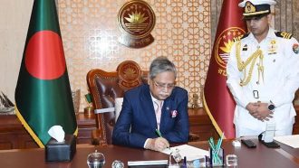 আ.লীগ সরকার পতনের দিন বঙ্গভবনে কী ঘটেছিল, জানালেন রাষ্ট্রপতি