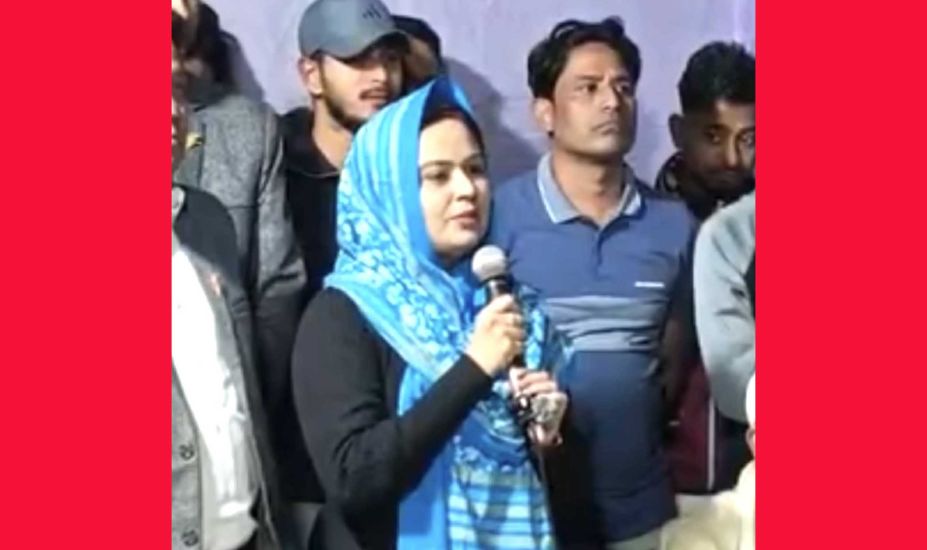 বাবার জন্য ভোট চাইলেন মিলন কন্যা মৌ