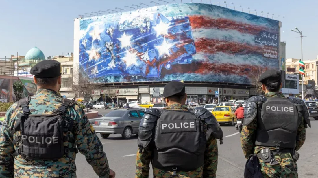 ফের সরকারবিরোধী বিক্ষোভে উত্তাল ইরান