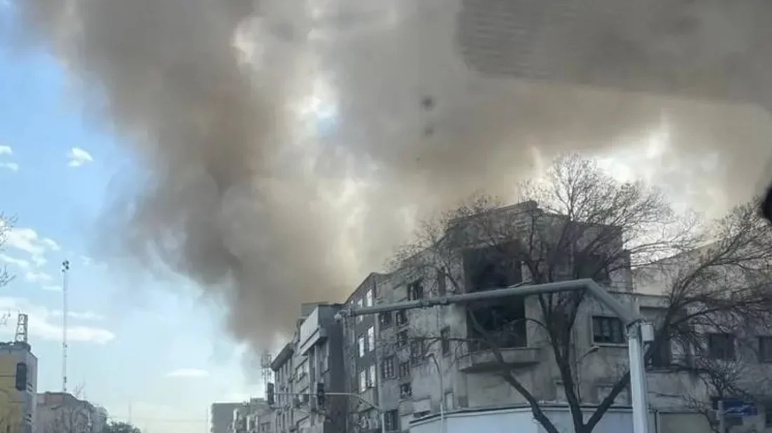 যুক্তরাষ্ট্র-ইসরায়েলের ক্ষেপণাস্ত্র হামলায় খামেনি নিহত?