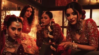 ‘প্রেসার কুকারে’ চার নায়িকার রহস্যময়তা