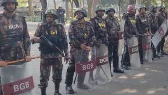 পে-স্কেল বাস্তবায়নের দাবিতে ভুখা মিছিল, প্রধান উপদেষ্টার বাসভবন এলাকায় ১৪৪ ধারা জারি