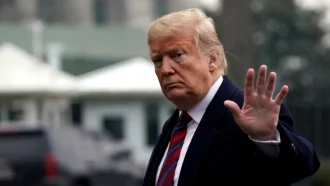 ওবামা-মিশেলকে বানরের সঙ্গে তুলনা করা ট্রাম্পের ভিডিও সরালো হোয়াইট হাউস