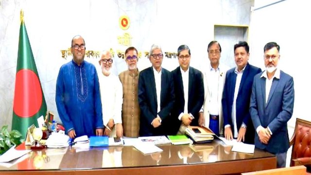 মির্জা ফখরুলের হাত থেকে দায়িত্ব বুঝে নিলেন কাইয়ুম চৌধুরী