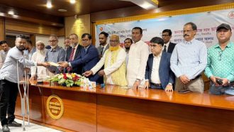 সিলেটে ৯৪ পরিবারকে ৩ কোটি টাকা দিল সরকার