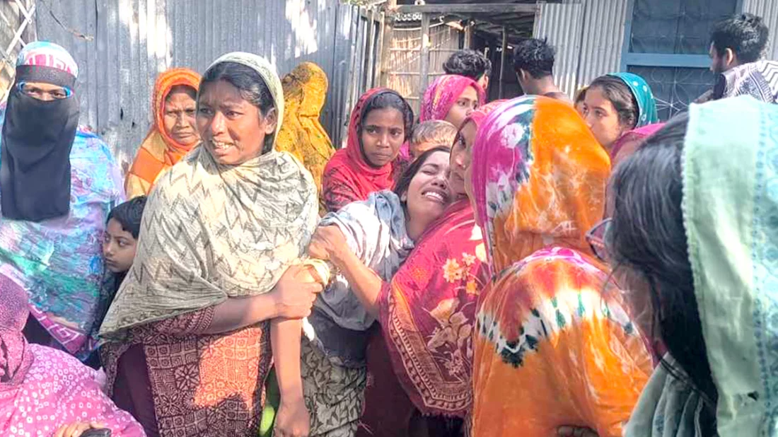 বাড়ির উঠানে দাদির, সরিষাক্ষেতে নাতনির মরদেহ উদ্ধার