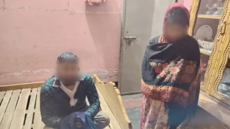 ভালুকায় গভীর রাতে প্রবাসীর স্ত্রীর সঙ্গে আপত্তিকর অবস্থায় আটক পুলিশের এএসআই