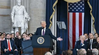 ‘যুক্তরাষ্ট্রে নতুন স্বর্ণযুগ শুরু’, স্টেট অব দ্য ইউনিয়নের ভাষণে ট্রাম্প