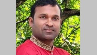 মহিষ ছিনতাইকালে গ্রেপ্তার হওয়া স্বেচ্ছাসেবক দল নেতা টিটন মল্লিককে বহিষ্কার