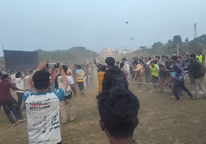 শাবিপ্রবিতে খেলা নিয়ে দুই বিভাগের শিক্ষার্থীদের তুমুল সংঘর্ষ, শিক্ষকসহ আহত অনেকে