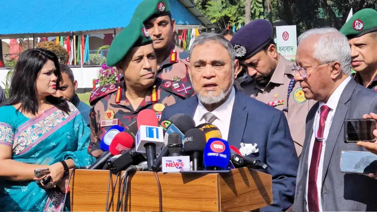 নির্বাচন কমিশন কারও পক্ষে নয়, সম্পূর্ণ নিরপেক্ষ অবস্থানে: সিইসি নাসির