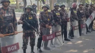 পে-স্কেল বাস্তবায়নের দাবিতে ভুখা মিছিল, প্রধান উপদেষ্টার বাসভবন এলাকায় ১৪৪ ধারা জারি