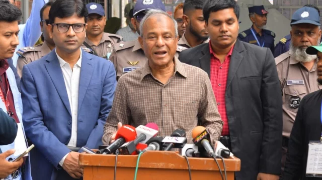 অবাধ, সুষ্ঠু ও গ্রহণযোগ্য নির্বাচন উপহার দিচ্ছে অন্তর্বর্তী সরকার: স্বরাষ্ট্র উপদেষ্টা