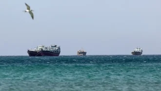 হরমুজ প্রণালী বন্ধ করে দিলো ইরান