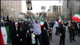 ট্রাম্পের ক্ষমতা দখলের আহ্বানকে বৃদ্ধাঙ্গুলি দেখালেন ইরানিরা