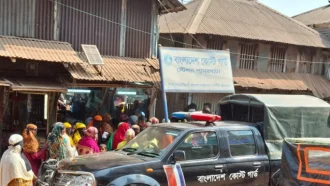 আটকের পর ‘হ্যান্ডকাফ পরা অবস্থায়’ নদীতে লাফিয়ে জেলে নিখোঁজ