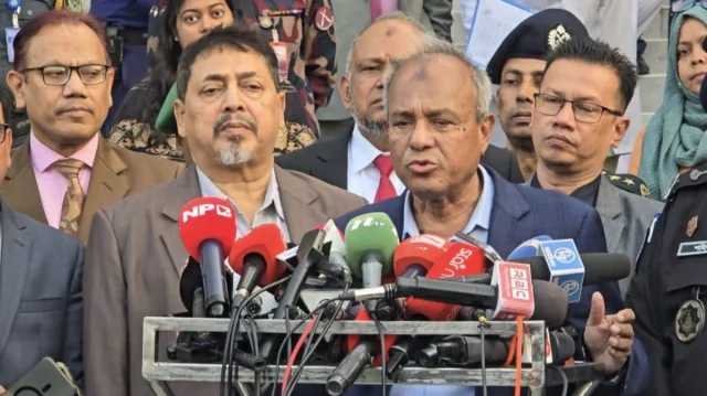 মব ভায়োলেন্স বলতে কিছু নেই, পুলিশের ভেতর কোনো ভীতি কাজ করছে না: স্বরাষ্ট্র উপদেষ্টা