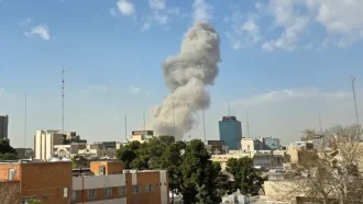 ইরানে যুক্তরাষ্ট্র-ইসরায়েলের হামলা চলবে, লক্ষ্য সরকার পতন