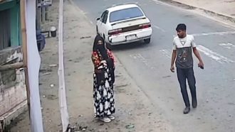 সাহসিকতায় অপহরণের হাত থেকে বাঁচলেন নিশি