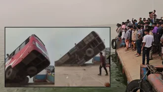 ৪০ যাত্রী নিয়ে পদ্মায় পড়লো বাস, দুজনের লাশ উদ্ধার