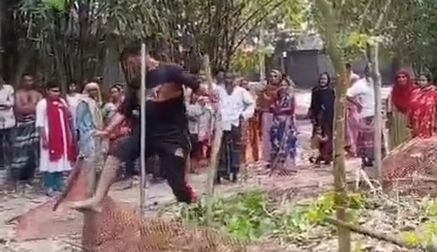 গাইবান্ধায় জমি বণ্টন নিয়ে ক্ষোভ, বাবার কবর ভাঙচুর