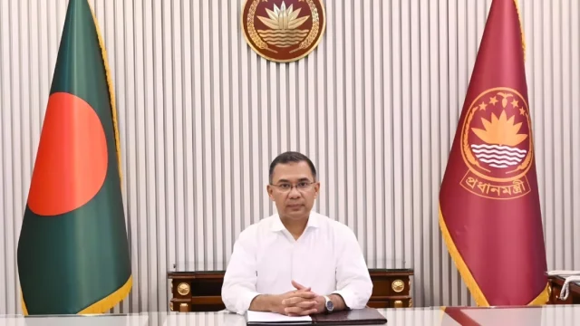 অভিনন্দন সংবলিত বিলবোর্ড দ্রুত অপসারণের নির্দেশ প্রধানমন্ত্রীর