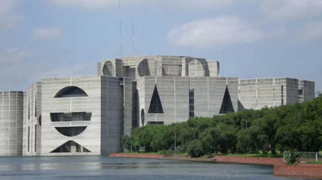 সংসদ সচিবালয়ের কার্যক্রম সম্পর্কে অবহিত হলেন চিফ হুইপ ও হুইপরা