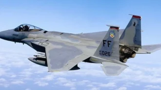 আরও একটি মার্কিন এফ-১৫ যুদ্ধবিমান ধ্বংসের দাবি ইরানের