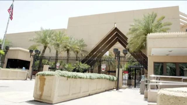 ওমানের দূতাবাসকর্মীদের দেশে ফেরার নির্দেশ যুক্তরাষ্ট্রের