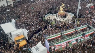 ইরানে যুক্তরাষ্ট্র-ইসরায়েলের যৌথ হামলায় নিহত ১৭৫ শিশুর গণজানাজায় মানুষের ঢল