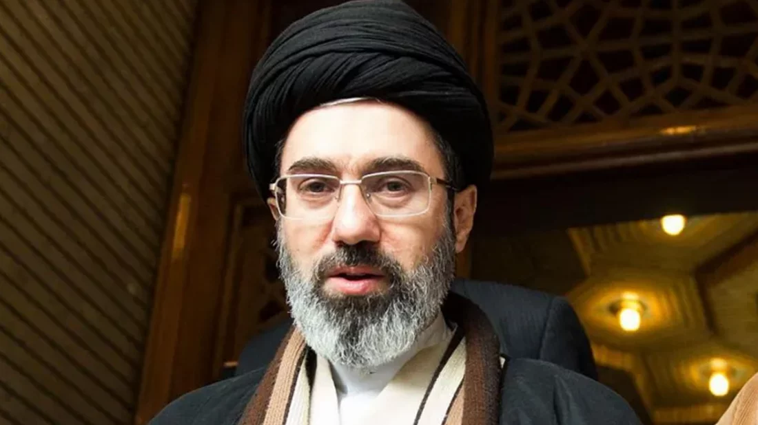 ইরানের নতুন সুপ্রিম লিডারের বাবা-মা, স্ত্রীসহ ৮ জনকে হত্যা