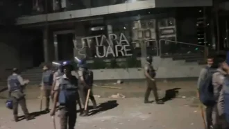 রিকশাচালক নিহতের ঘটনায় রাতভর উত্তেজনা, থানা ও শপিং মলে হামলা-অগ্নিসংযোগ