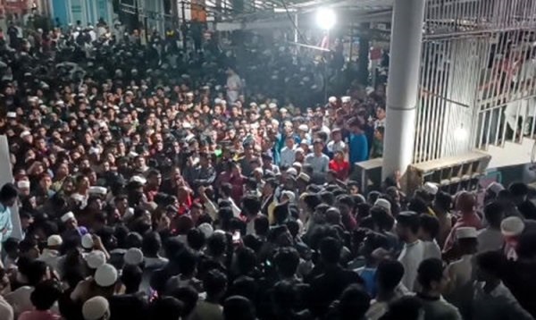 শাহজালাল (র.) মাজারে সারজিসদের স্লোগান, যা বলছেন এনসিপি নেতারা