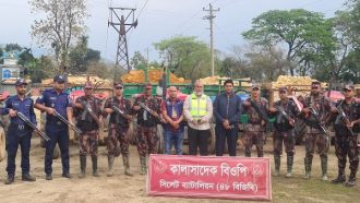 শাহ আরেফিন টিলায় অভিযানে পাথরসহ ৩৯ ট্রাক্টর জব্দ, আটক ৫