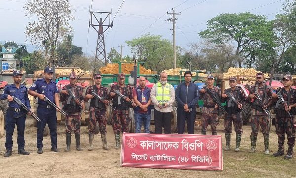 শাহ আরেফিন টিলায় অভিযানে পাথরসহ ৩৯ ট্রাক্টর জব্দ, আটক ৫