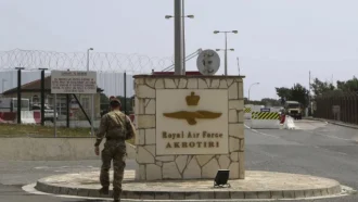 যুক্তরাষ্ট্রকে যুক্তরাজ্যের ঘাঁটি দিলে কঠোর পদক্ষেপ নেবে ইরান