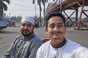 সিলেটে রিকশায় ঘুরছেন নাহিদ ও সারজিস