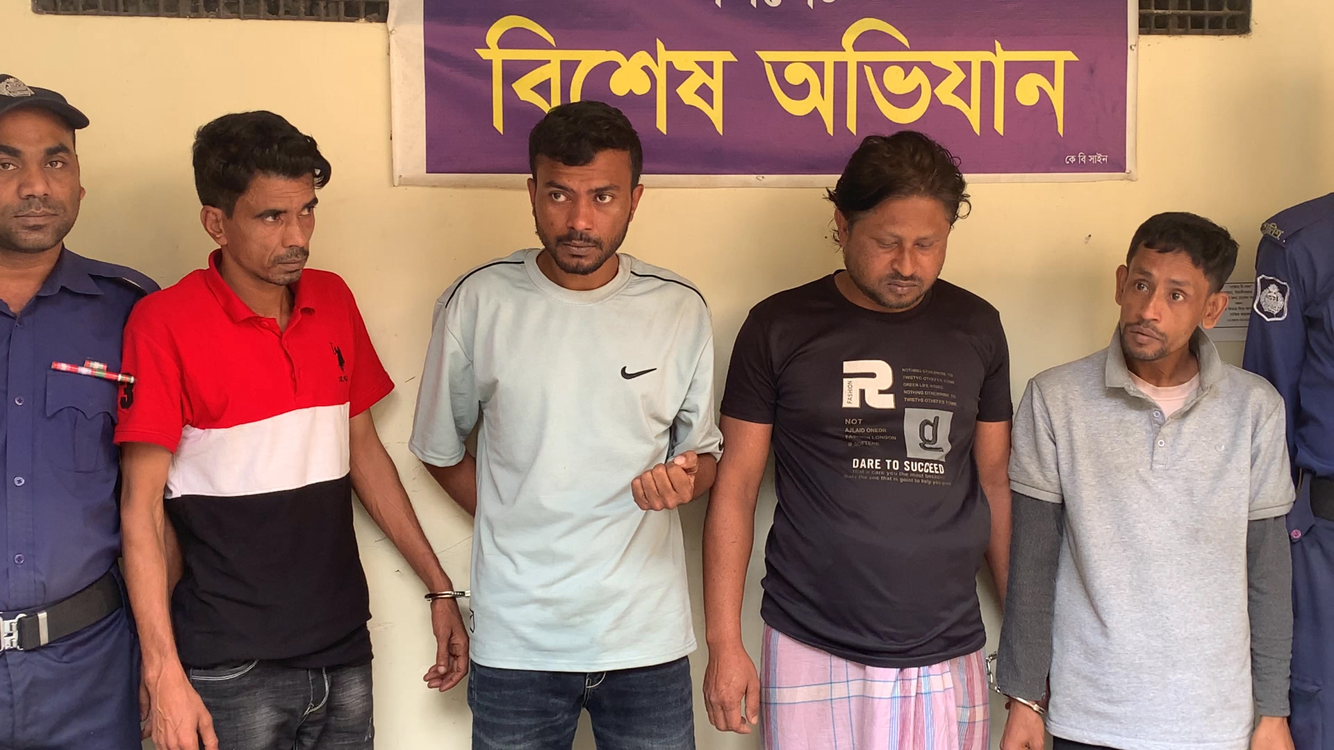 বিয়ানাবাজারে ছিনতাই হওয়া অটোরিক্সাসহ ৪ জন গ্রেফতার