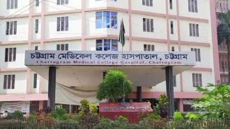 চট্টগ্রামে নিজের গলায় ছুরি চালিয়ে যুবকের আত্মহত্যা