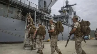 মধ্যপ্রাচ্যে অতিরিক্ত কয়েক হাজার সেনা মোতায়েন করছে যুক্তরাষ্ট্র