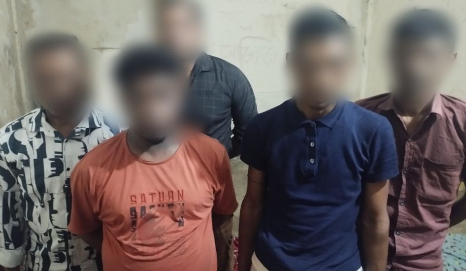 সিলেটে ‘বাটা সুমন’র বাড়ি থেকে আটক ৫