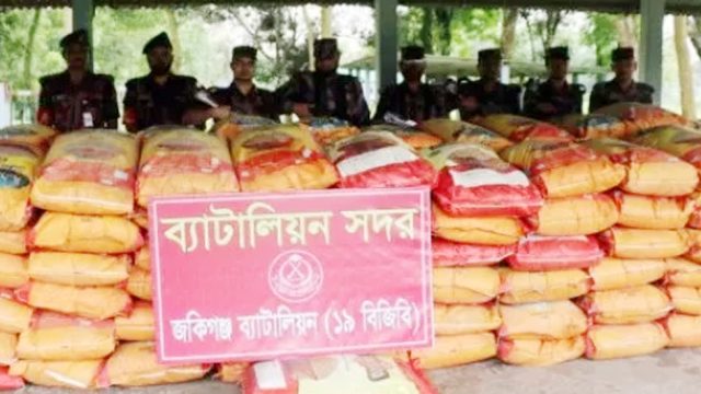 সিলেট সীমান্তে আটক জিরা- মহিষের চালান